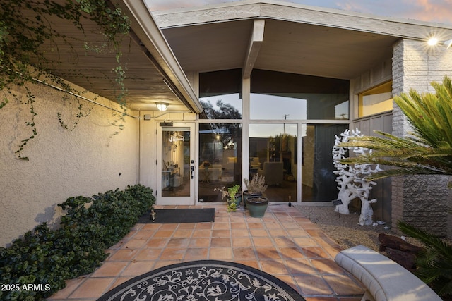 1522 W Myrtle Ave, Phoenix, AZ 85021 - doorway to property featuring stucco siding and a patio area