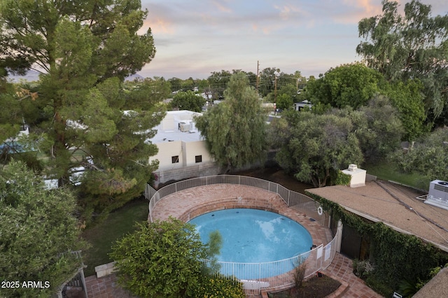 1522 W Myrtle Ave, Phoenix, AZ 85021 - view of pool at dusk
