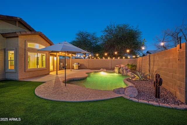 6309 W Hughes Dr, Phoenix, AZ 85043 - view of yard featuring a patio