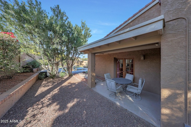 view of yard with a patio area