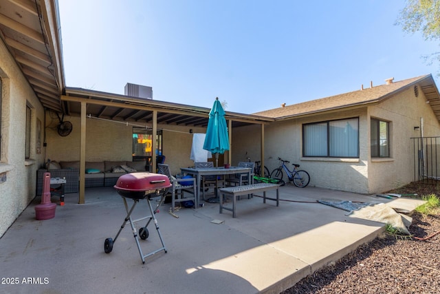 view of patio featuring outdoor dining area, an outdoor hangout area, and grilling area
