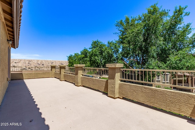 7031 W Lone Tree Trl, Peoria, AZ 85383 - view of patio / terrace