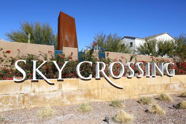 view of community / neighborhood sign