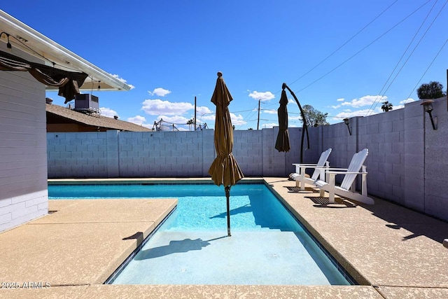 5634 N 39th Ave, Phoenix, AZ 85019 - view of swimming pool with a fenced in pool, a fenced backyard, and a patio area