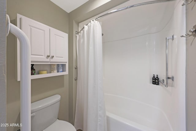 full bath featuring toilet and shower / tub combo