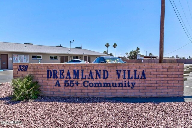 view of community / neighborhood sign