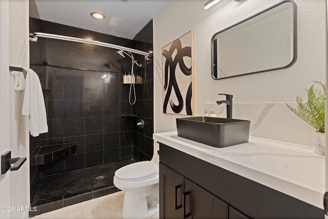 1509 W Kiowa Ave, Mesa, AZ 85202 - full bath with vanity, a tile shower, and recessed lighting