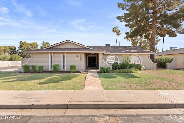 1509 W Kiowa Ave, Mesa, AZ 85202 - ranch-style home with a front lawn