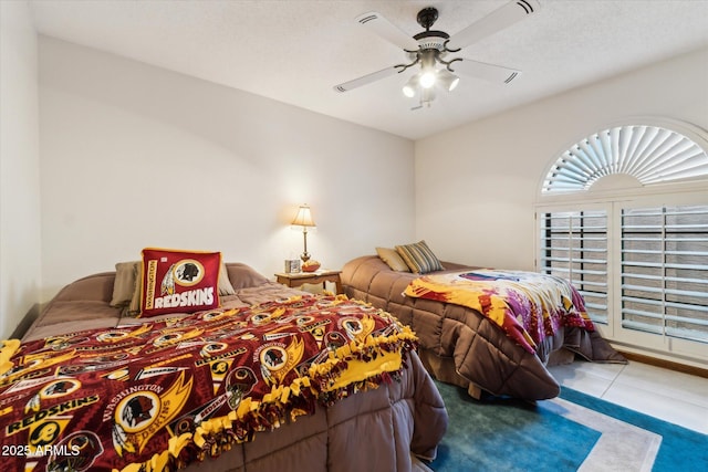 6208 E Paradise Ln, Scottsdale, AZ 85254 - bedroom featuring a ceiling fan