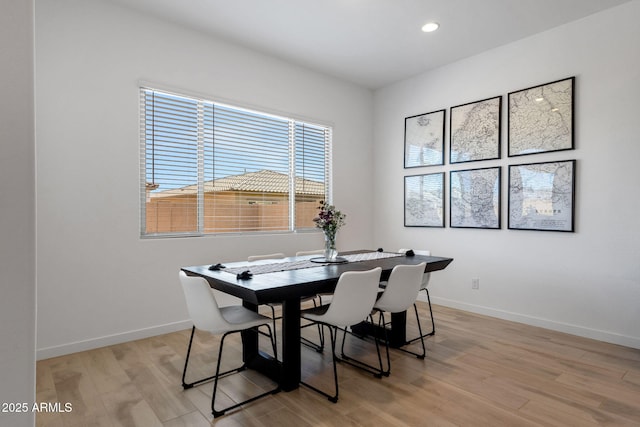 3885 E Kenley Ln, San Tan Valley, AZ 85143 - dining area featuring light wood-style flooring, baseboards, and recessed lighting