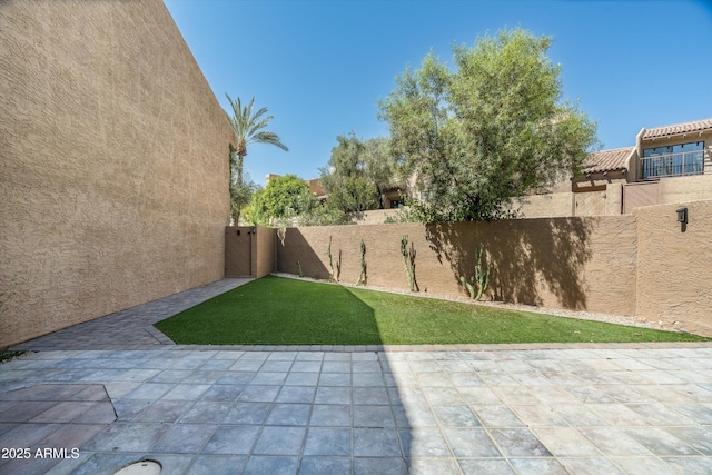 4434 E Camelback Rd Unit 132, Phoenix, AZ 85018 - fenced backyard featuring a patio