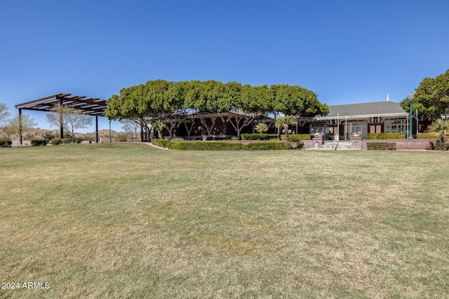 view of yard featuring a pergola