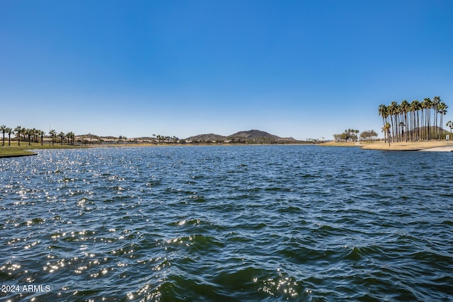 water view featuring a mountain view