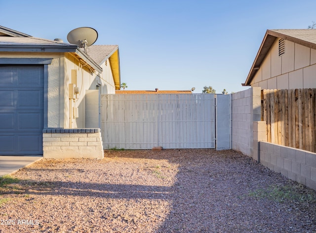 8021 W Hazelwood St, Phoenix, AZ 85033 - view of yard featuring fence