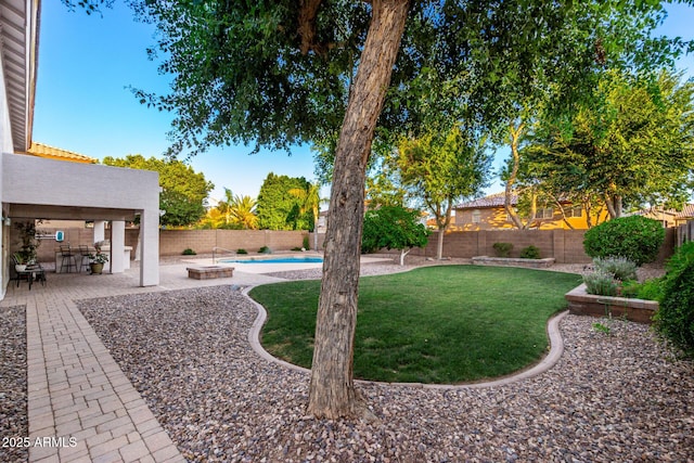 7247 W Buckskin Trl, Peoria, AZ 85383 - fenced backyard with a patio area