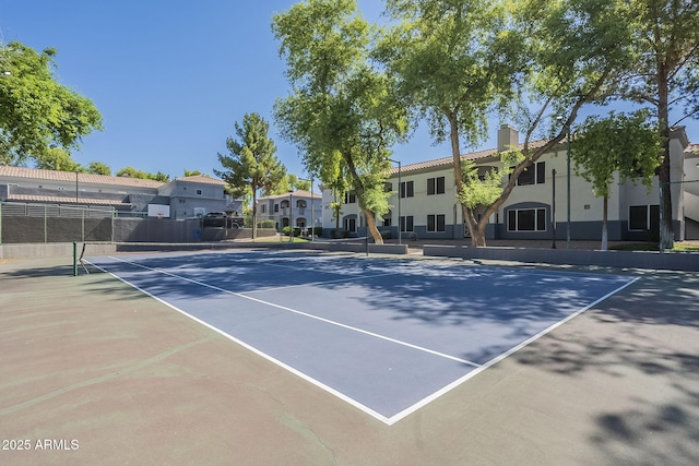 600 W Grove Pkwy Unit 2188, Tempe, AZ 85283 - view of tennis court featuring a residential view