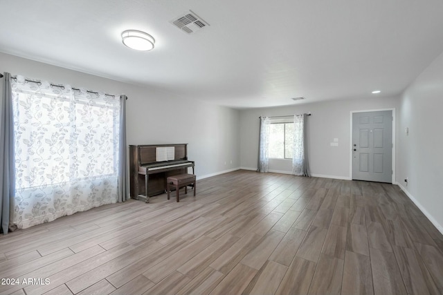 962 W Lindbergh Ave, Coolidge, AZ 85128 - interior space with light wood-type flooring