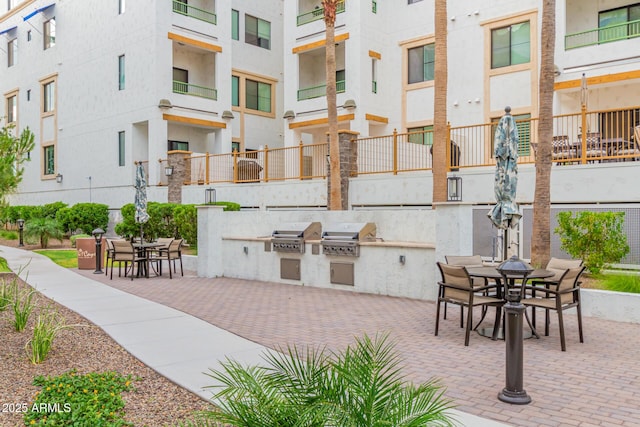 2511 W Queen Creek Rd Unit 378, Chandler, AZ 85248 - surrounding community with area for grilling, a patio, and outdoor dining space