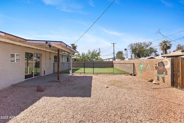 6714 N 26th Dr, Phoenix, AZ 85017 - view of yard featuring a patio and a fenced backyard