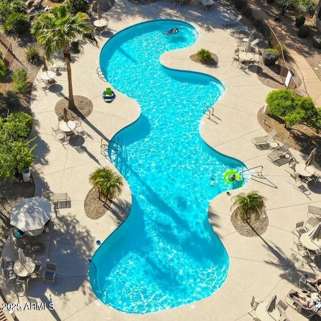 11500 E Cochise Dr Unit 1015, Scottsdale, AZ 85259 - pool with a patio