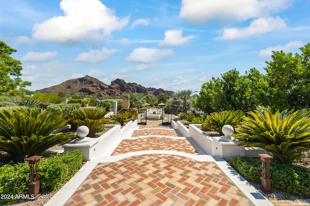 view of property's community with a mountain view