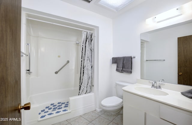 full bathroom featuring toilet, tile patterned flooring, shower / bath combo with shower curtain, and vanity