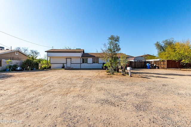 view of front of property