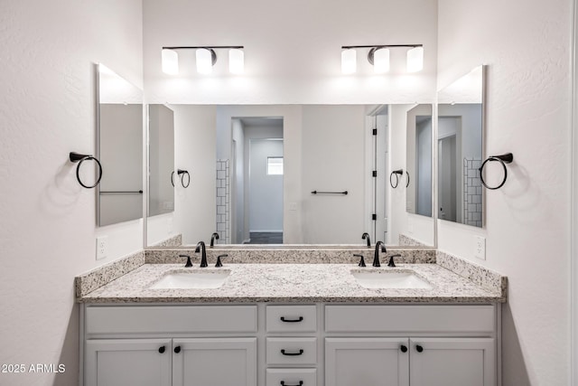 898 E Ladbroke Way, Gilbert, AZ 85297 - full bathroom featuring double vanity