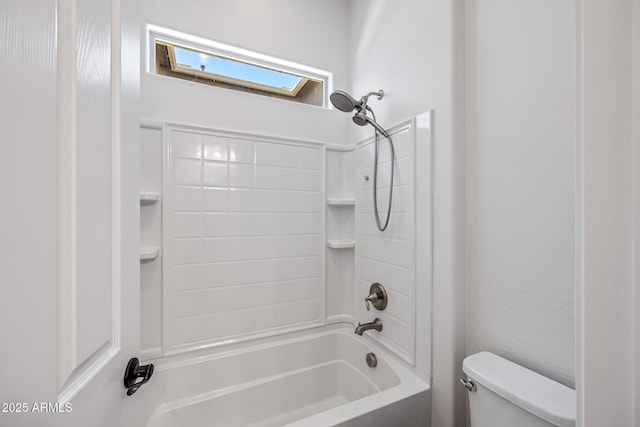 898 E Ladbroke Way, Gilbert, AZ 85297 - bathroom featuring toilet and shower / bathtub combination