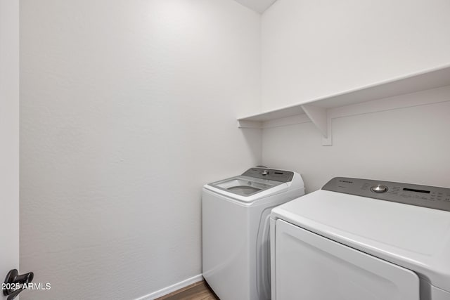 898 E Ladbroke Way, Gilbert, AZ 85297 - laundry room with washer and dryer and baseboards