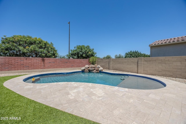898 E Ladbroke Way, Gilbert, AZ 85297 - view of pool featuring a fenced backyard and a patio area