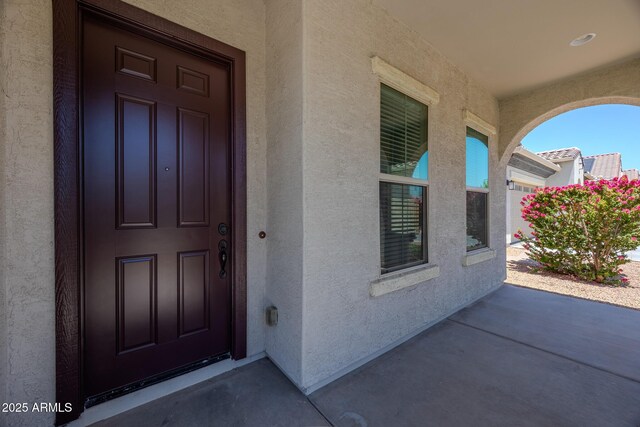 898 E Ladbroke Way, Gilbert, AZ 85297 - entrance to property featuring stucco siding and a patio area