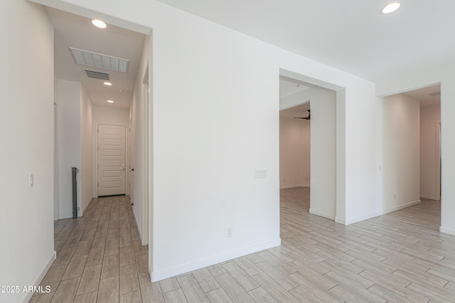 empty room with ceiling fan