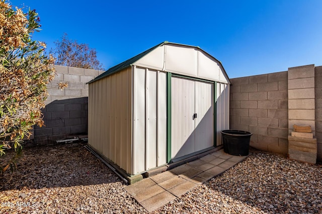 view of outbuilding