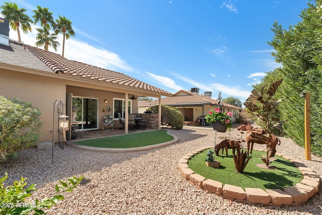 view of yard featuring a patio area