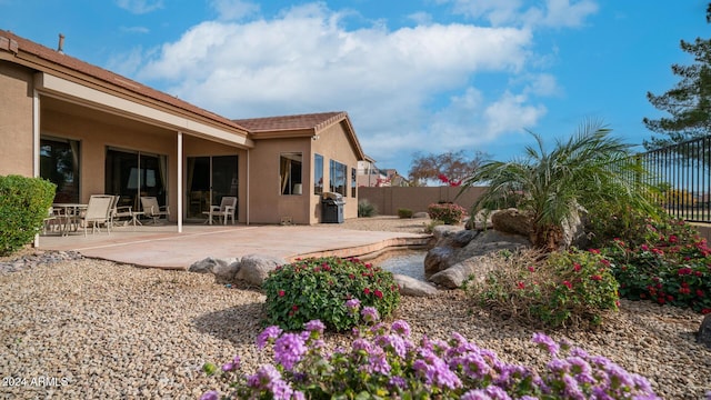 view of yard with a patio