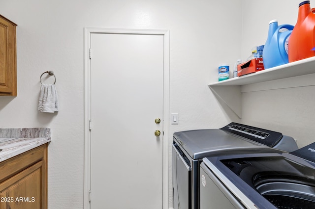 4493 E Desert Sands Dr, Chandler, AZ 85249 - laundry room featuring washing machine and dryer