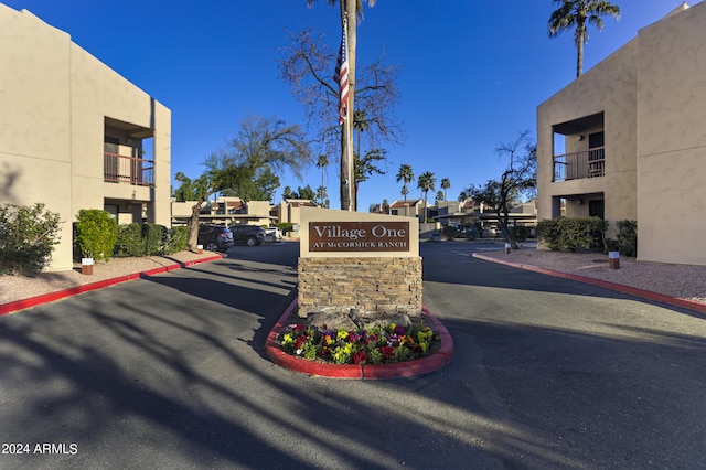 view of community / neighborhood sign