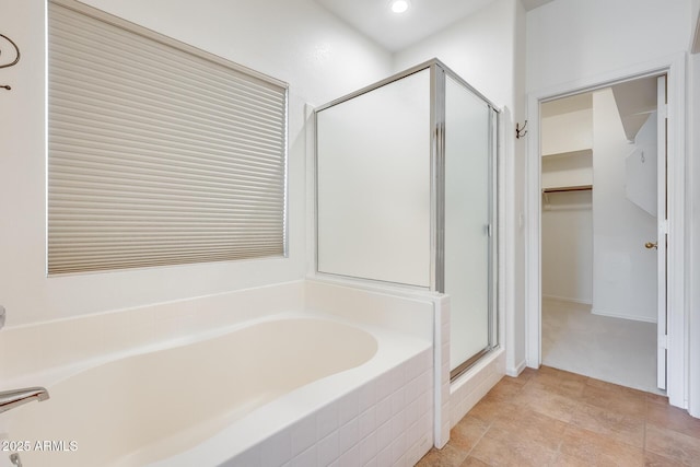 4041 W Hackamore Dr, Phoenix, AZ 85083 - full bath featuring a stall shower, a garden tub, and a spacious closet