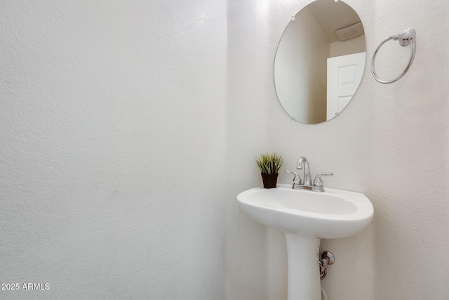 4041 W Hackamore Dr, Phoenix, AZ 85083 - view of bathroom