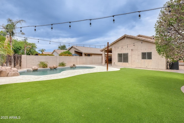 4041 W Hackamore Dr, Phoenix, AZ 85083 - view of yard with a patio area