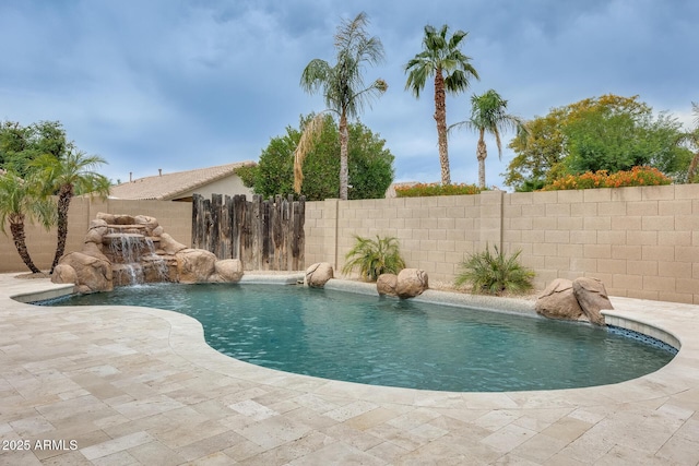 4041 W Hackamore Dr, Phoenix, AZ 85083 - view of swimming pool