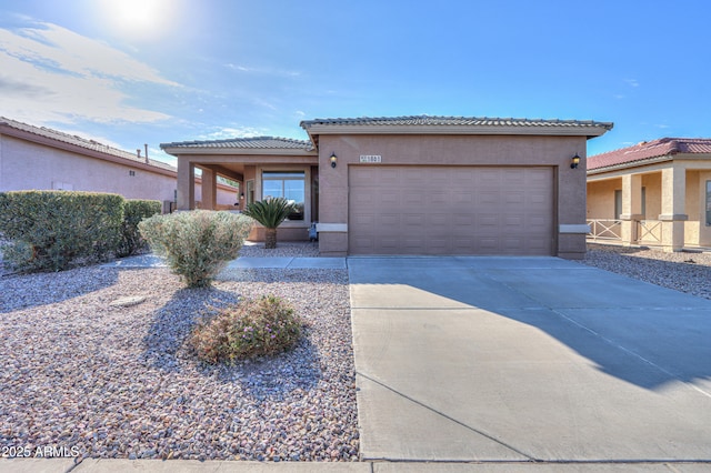 view of front facade featuring a garage