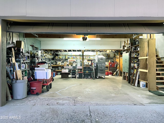 5408 Corda Ln, Show Low, AZ 85901 - garage featuring a workshop area