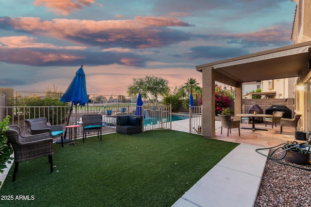 654 E Taylor Trl, San Tan Valley, AZ 85143 - view of yard with a patio area
