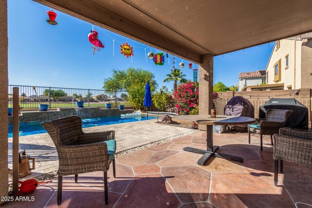 654 E Taylor Trl, San Tan Valley, AZ 85143 - fenced backyard with a patio area