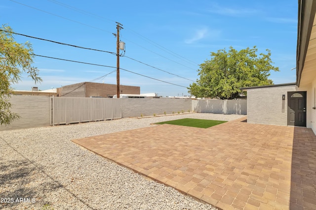 view of yard with a patio area