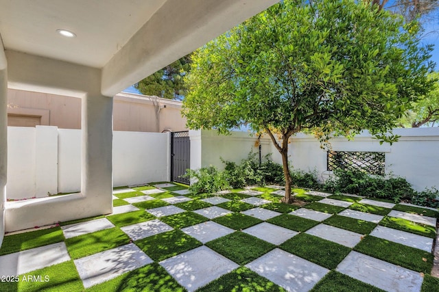 10360 N 98th St, Scottsdale, AZ 85258 - view of yard with a gate and a fenced backyard