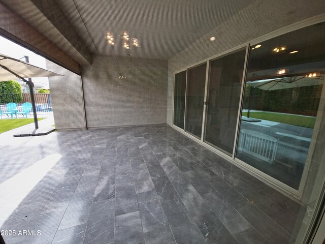 9187 W Parkside Ln, Peoria, AZ 85383 - view of patio / terrace