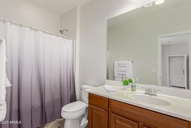 bathroom with toilet, a shower with curtain, and vanity